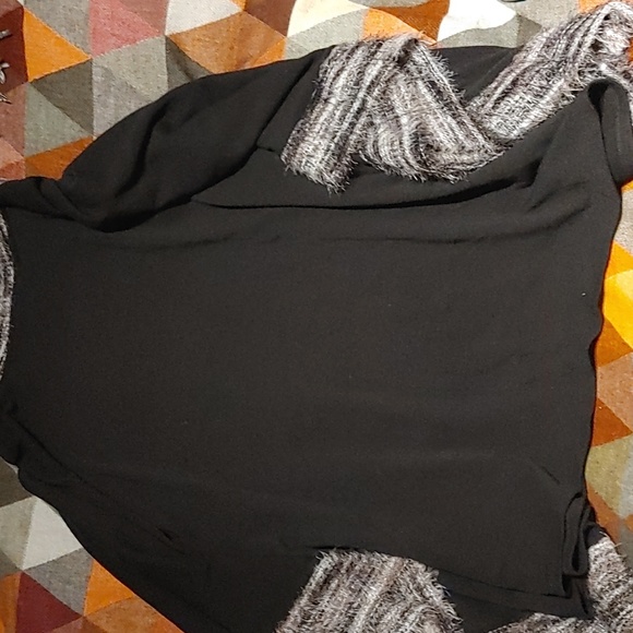 Mr Max Fashions Poncho - Picture 5 of 6